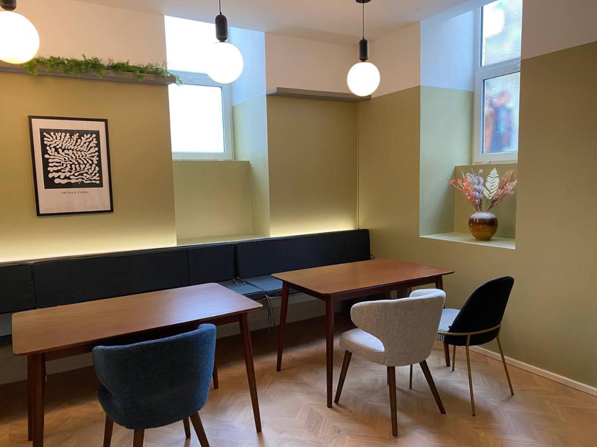 Malfatti Room Oasis With Coworking Space Wien Exteriör bild