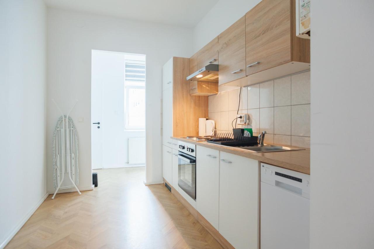 Malfatti Room Oasis With Coworking Space Wien Exteriör bild