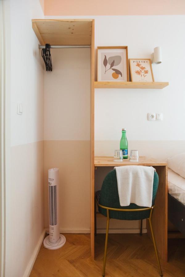 Malfatti Room Oasis With Coworking Space Wien Exteriör bild