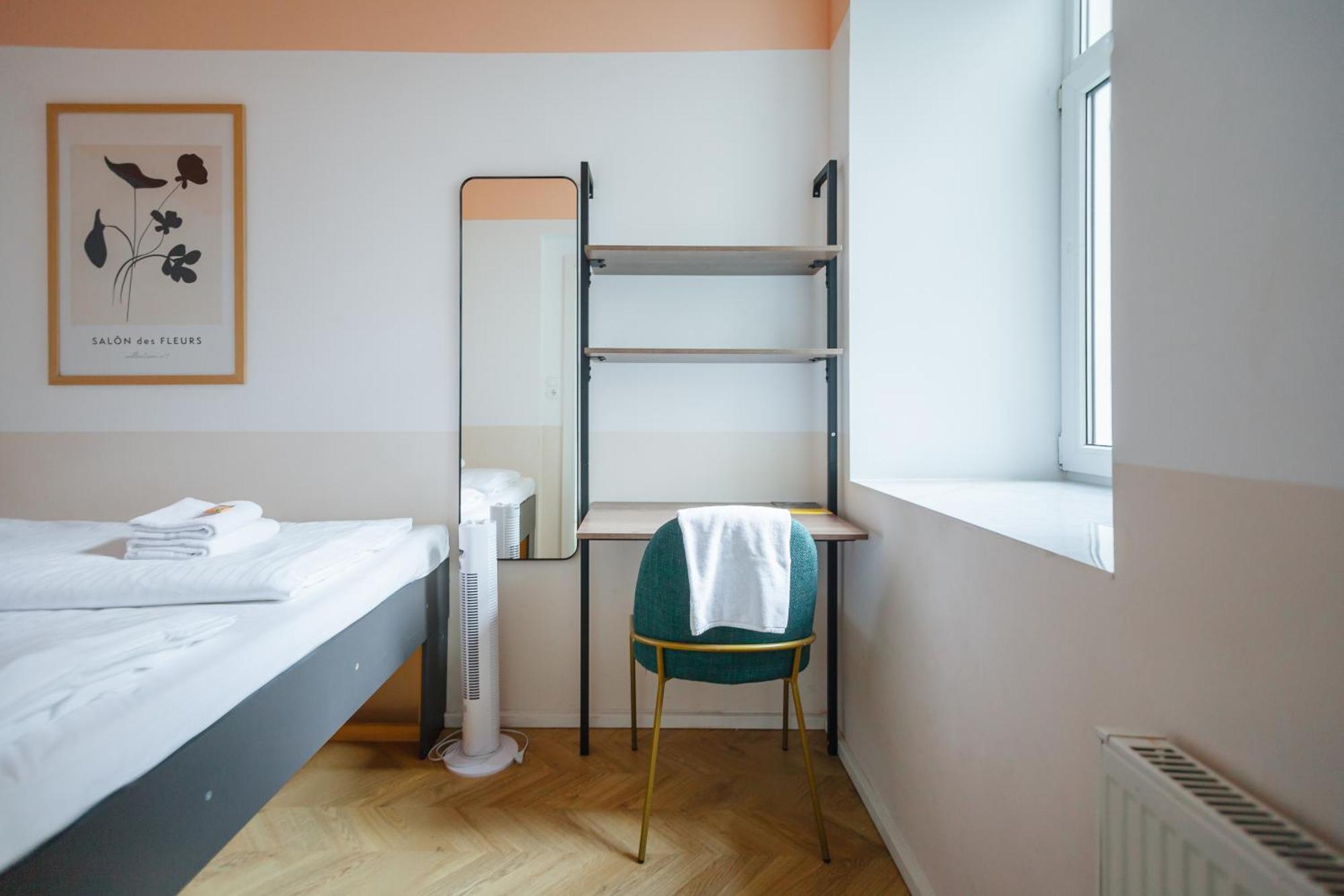 Malfatti Room Oasis With Coworking Space Wien Exteriör bild